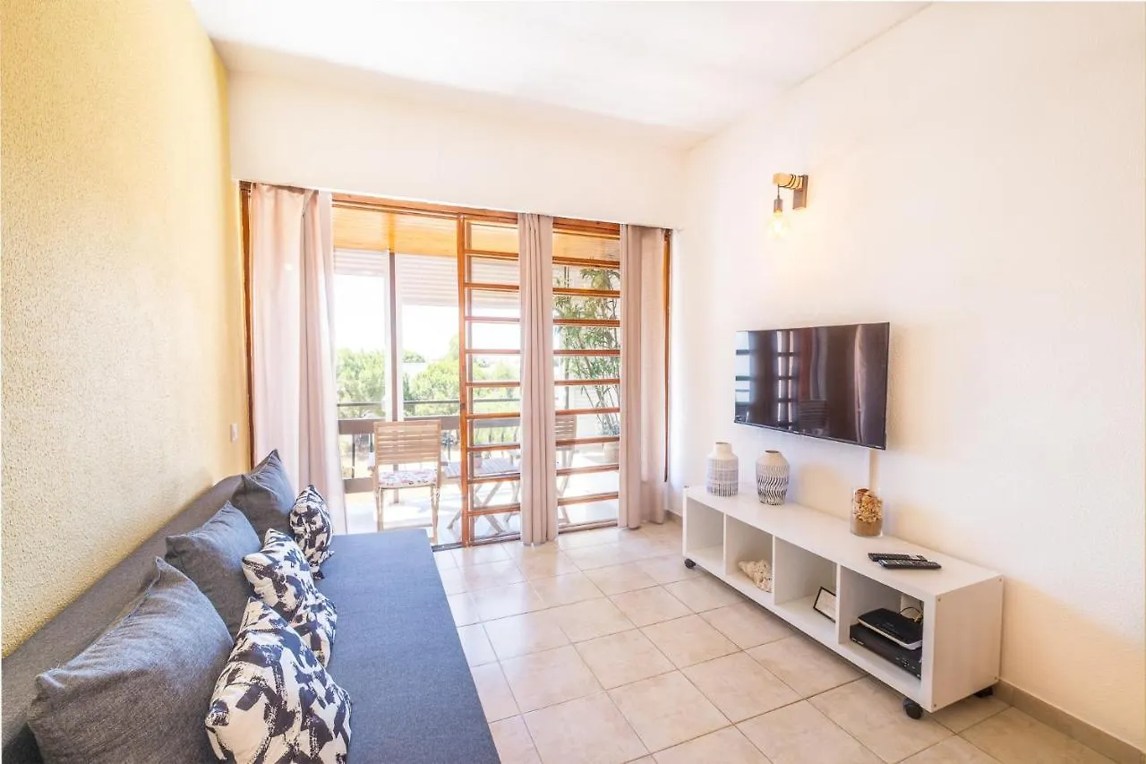Entire Apartment 5Min From Oura Beach location